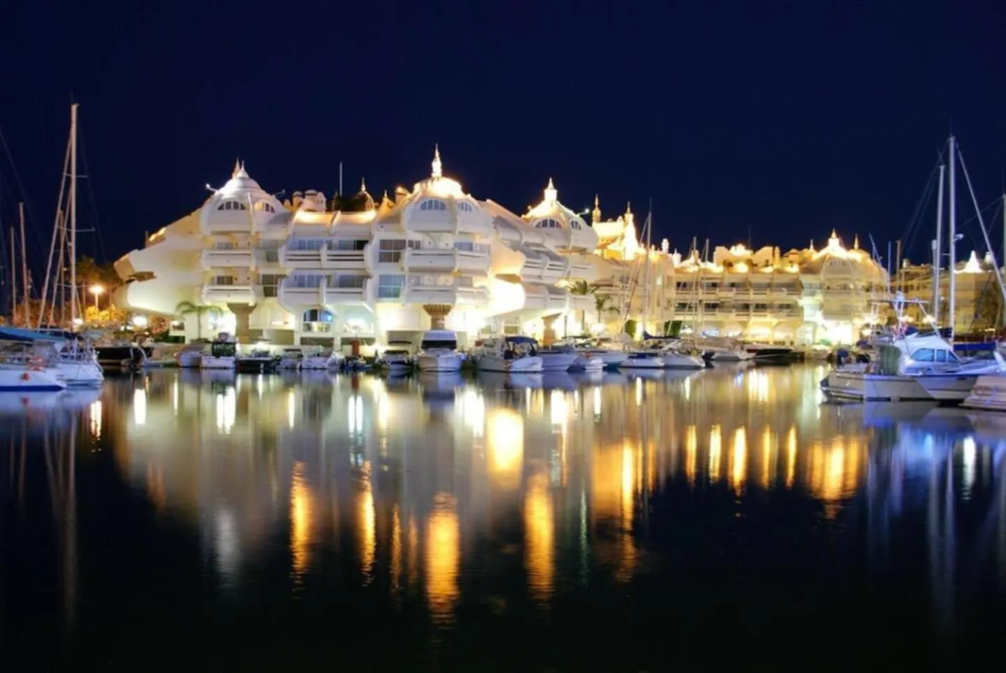 Apartamento Con Vistas Al Mar Cerca Del Puerto Benalmadena Apartment