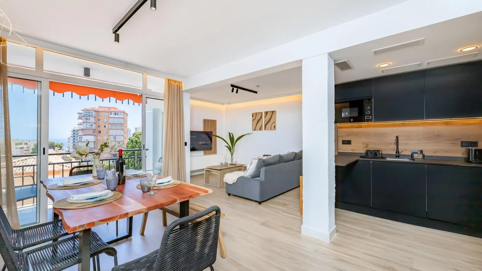 Apartamento Con Vistas Al Mar Cerca Del Puerto Benalmadena 0*,  Spain