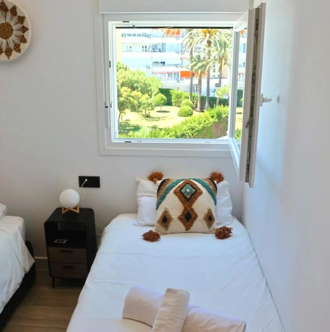 Apartamento Con Vistas Al Mar Cerca Del Puerto Benalmadena Apartment